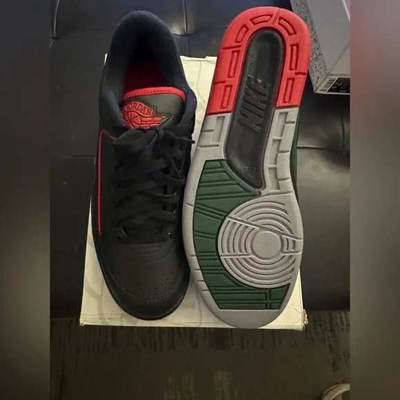 Brand new men’s Nike Air Jordan, two retro low size 9 1/2 - Picture 4 of 4